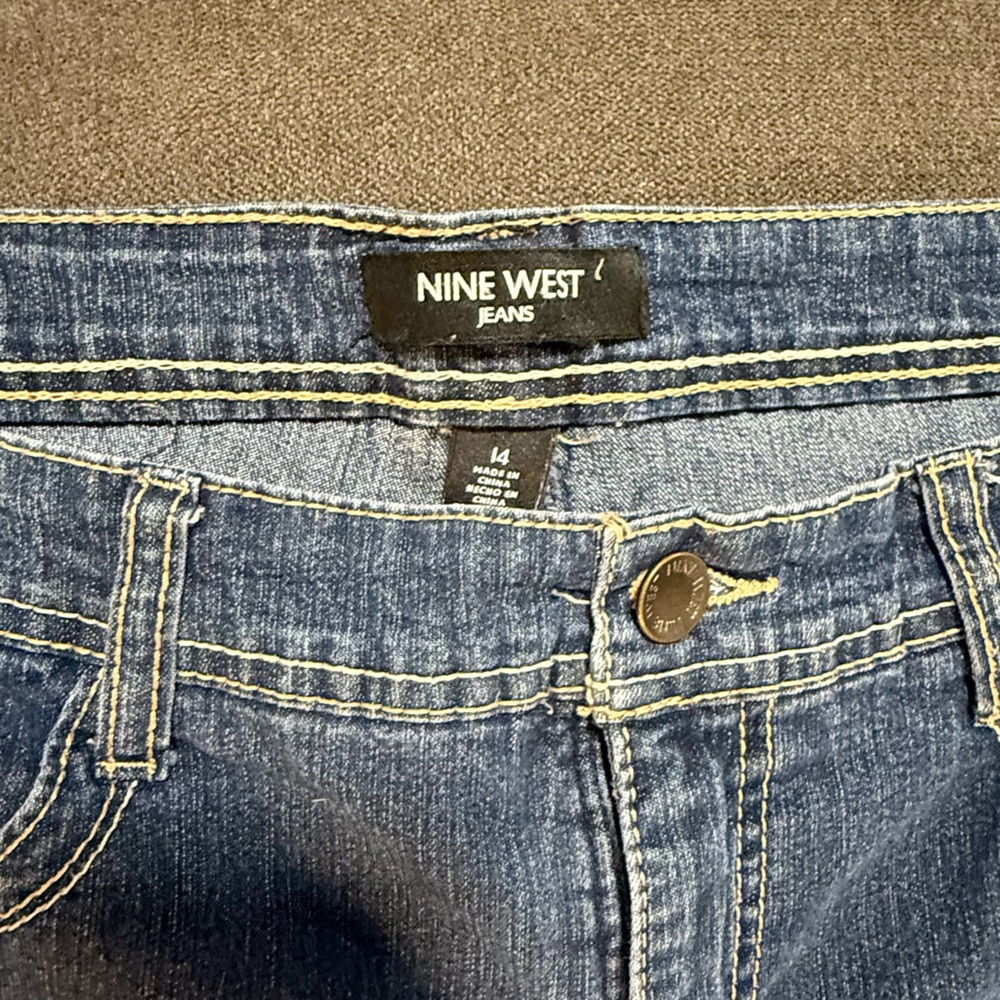 Nine West Denim Shorts – Casual Cool Summer Vibe - Picture 3 of 3